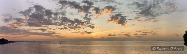 Sunset over Étang de Thau, seen from Boulevard Pierre Mendès France